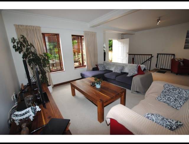 3 BEDROOM TOWNHOUSE FOR SALE IN RIVONIA